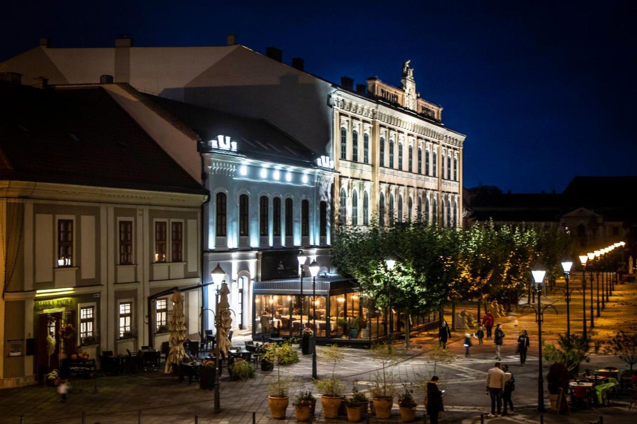 Loulou'S Central Apartment With Cosy Balcony Esztergom Exterior photo